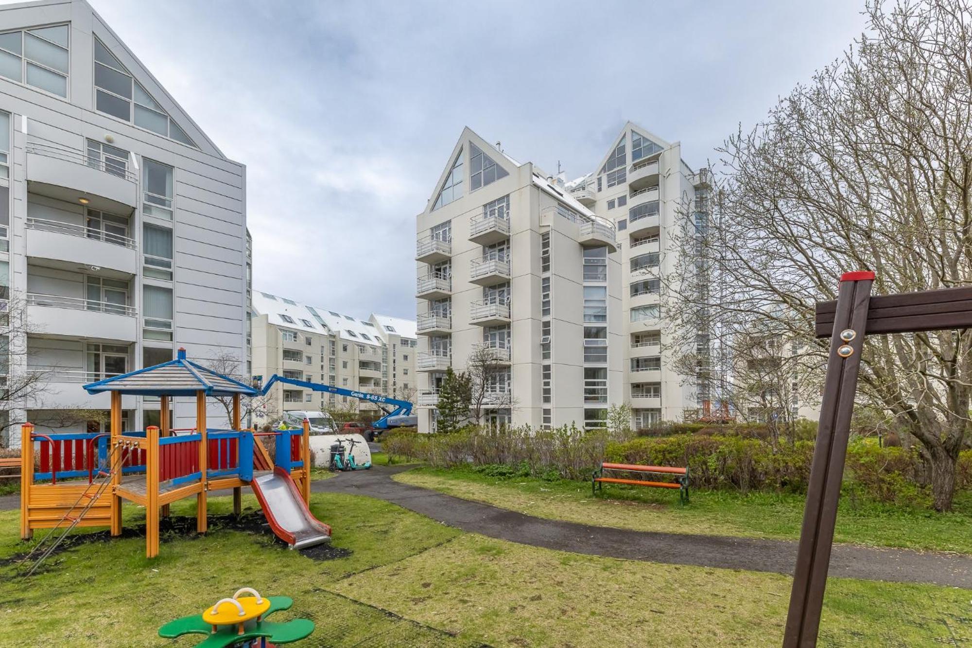 Stylish 2Br With Parking In The Heart Of Reykjavik Apartment *